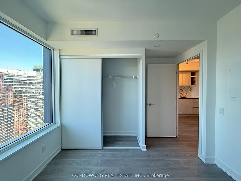 8 Wellesley St W #3301 — Photo 6