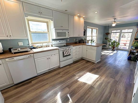 3rd image of 3006 6th St