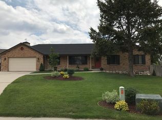 1211 W Meadow Ridge Ln, South Jordan, UT 84095