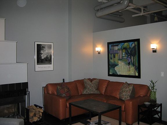 4th image of 1125 W Cornelia Ave #104