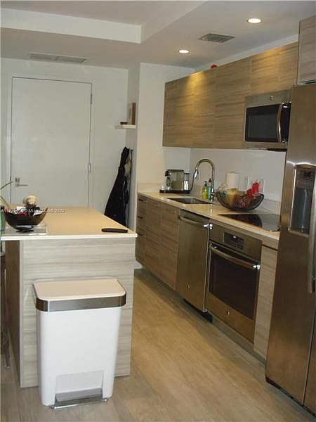 1st image of 121 NE 34th St #803