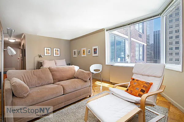 Rented by NextStopNY | media 9
