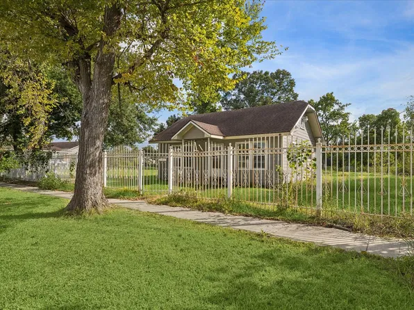 7912 Brays St, Houston, TX 77012