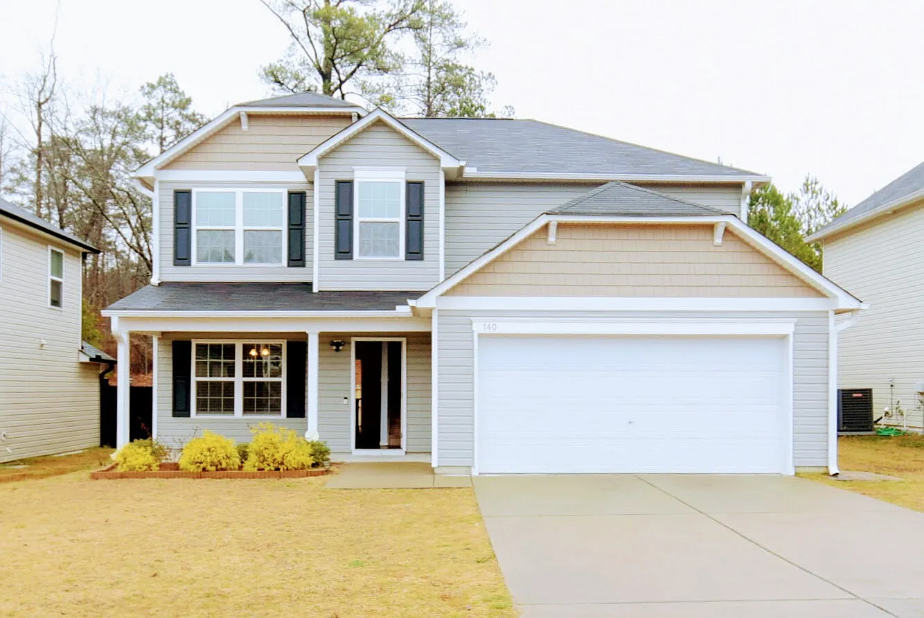4 bed, 3.0 bath, 2452 sqft, $1,995 — Photo 1