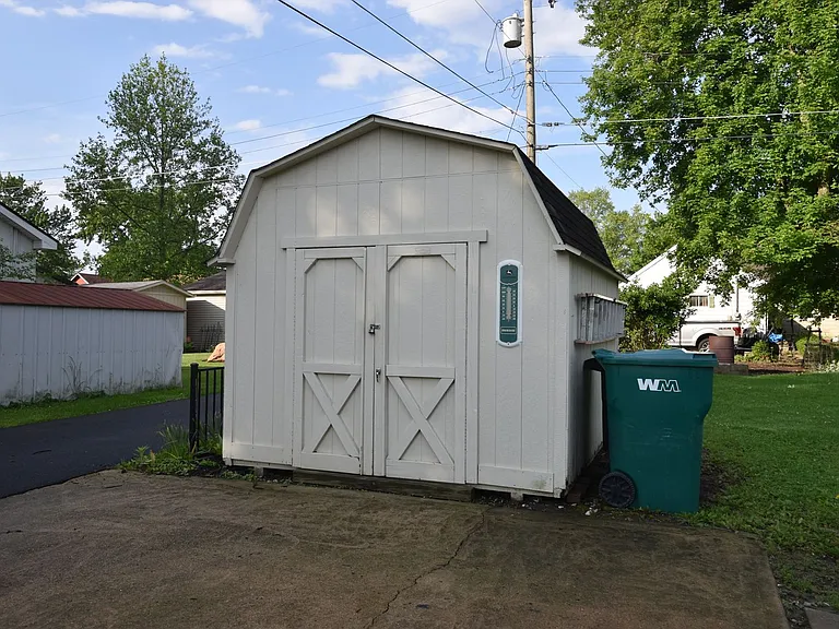 226 Walnut St — Photo 17