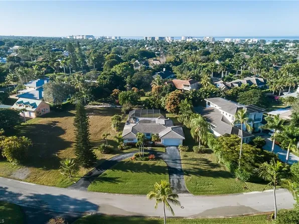 700 Bow Line DR, NAPLES, FL 34103