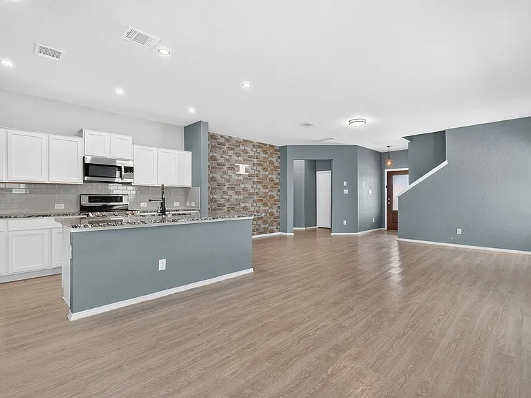 10331 Barbeque Bay — Photo 6