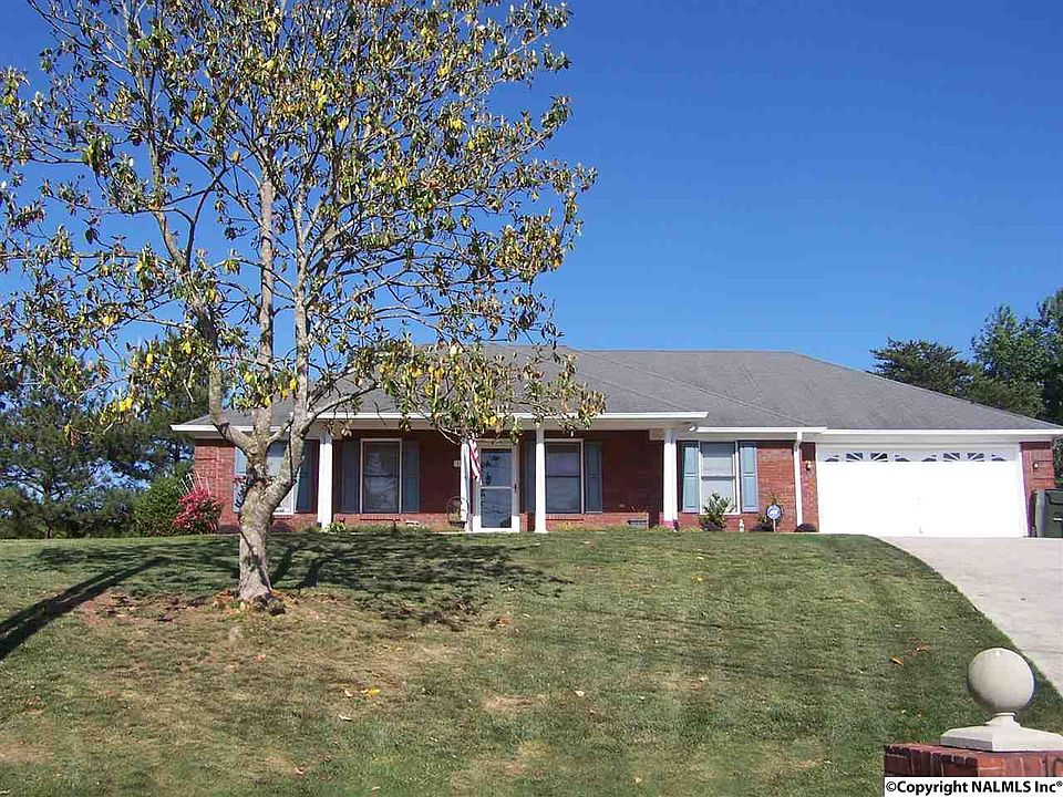 1st image of 103 Silver Oak Ln