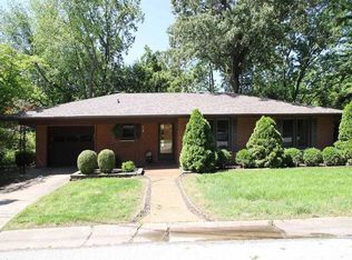 1 Monterey Pl, Alton, IL 62002
