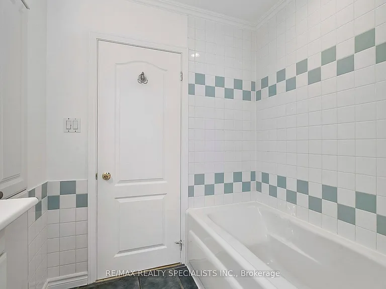 782 Hastings Ave — Photo 28