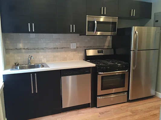 Rented by I Stay NY LLC | media 13