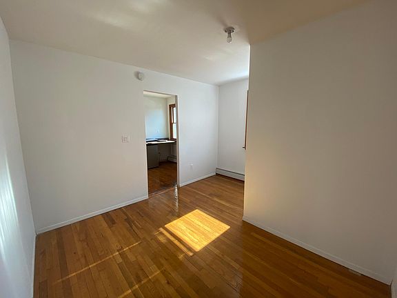 4th image of 2807 Harway Ave