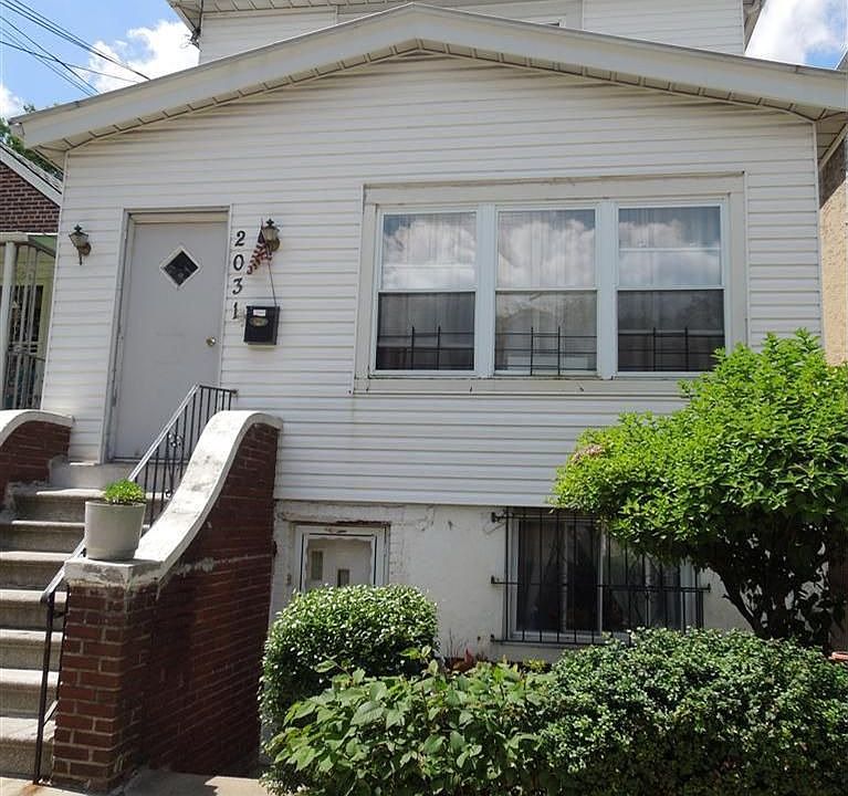 1st image of 2842 Tiemann Ave
