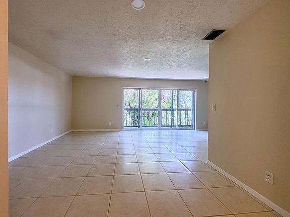 3rd image of 1180 Carlton Court #207