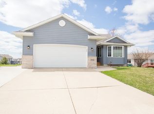 3618 Inwood Ct, Spirit Lake, IA 51360
