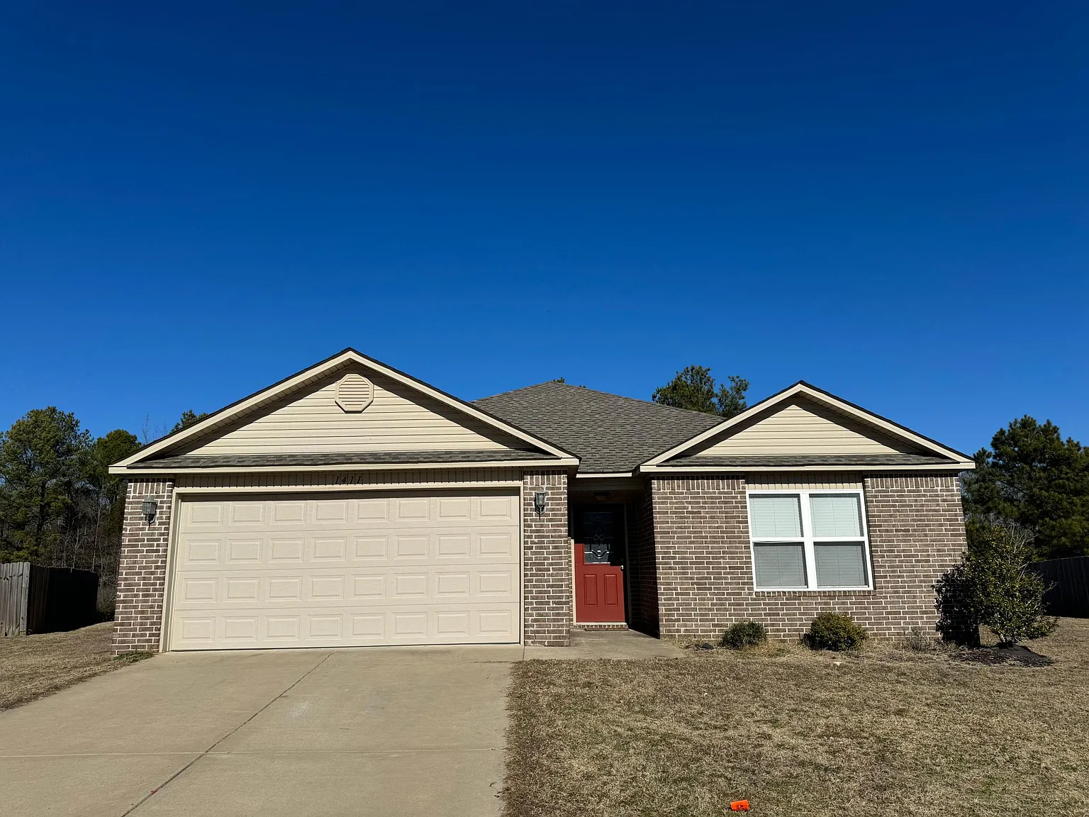 3 bed, 1400 sqft, $1,650 — Photo 1
