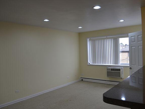 3rd image of 8460 Skokie Blvd APT 310
