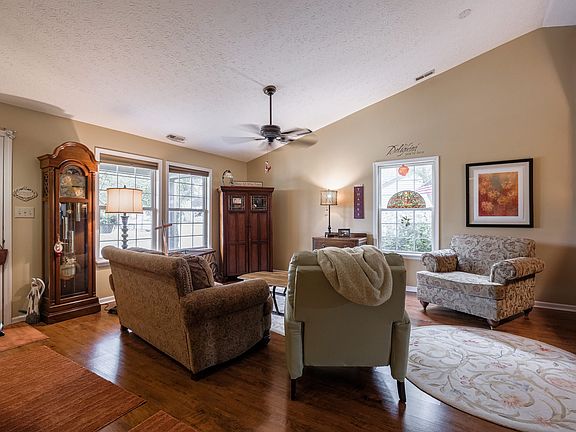 2nd image of 9841 Traditions Ln