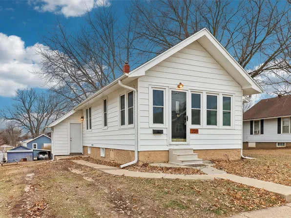 709 E 9th St S, Newton, IA 50208