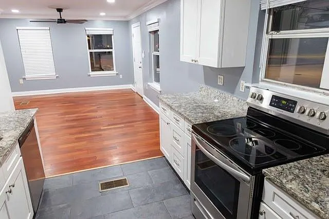 6202 Vermillion Blvd — Photo 2