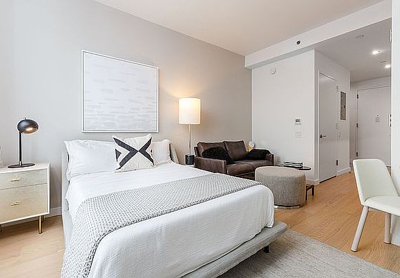 3rd image of 123 Linden Blvd APT 14M