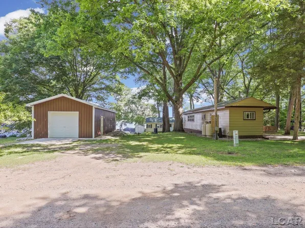 9216 Bass Dr, Reading, MI 49274