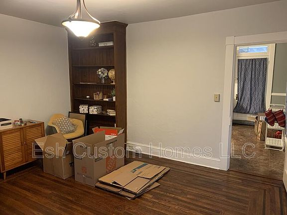 5th image of 419 W Orange St APT 1