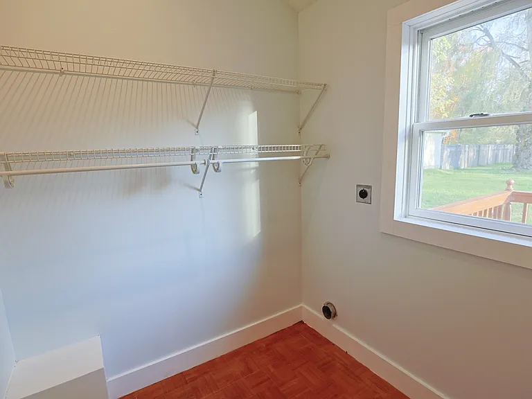 28 Mulford Ave — Photo 8