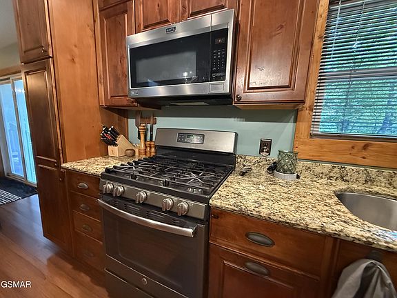 4th image of 216 Zoder Dr