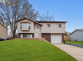 156 Monterey Dr, Bolingbrook, IL 60440