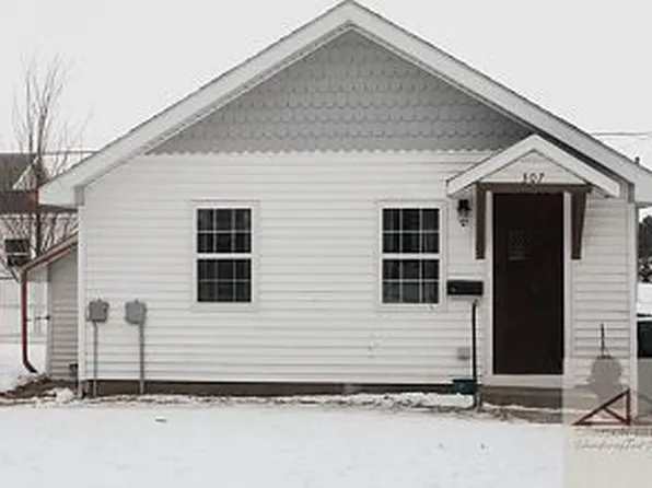 307 W 1st St, Wayne, NE 68787