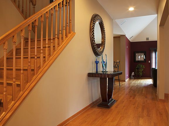 2nd image of 547 E Lincoln Ave