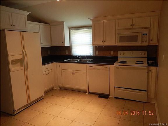 4th image of 1613 Cole St