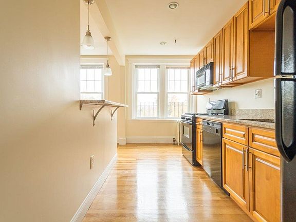 2nd image of 288 Chestnut Hill Ave APT 22A