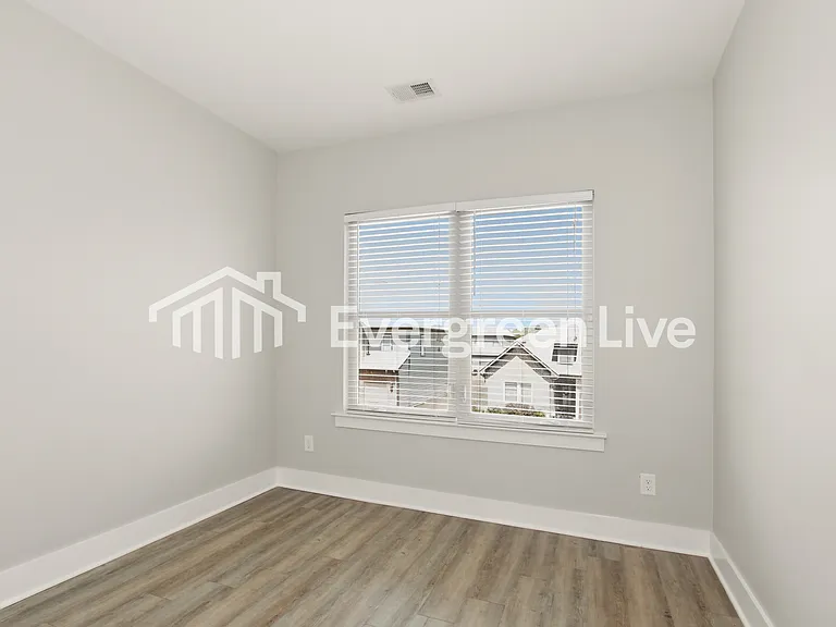 5849 Cheshire Cove Trl — Photo 12