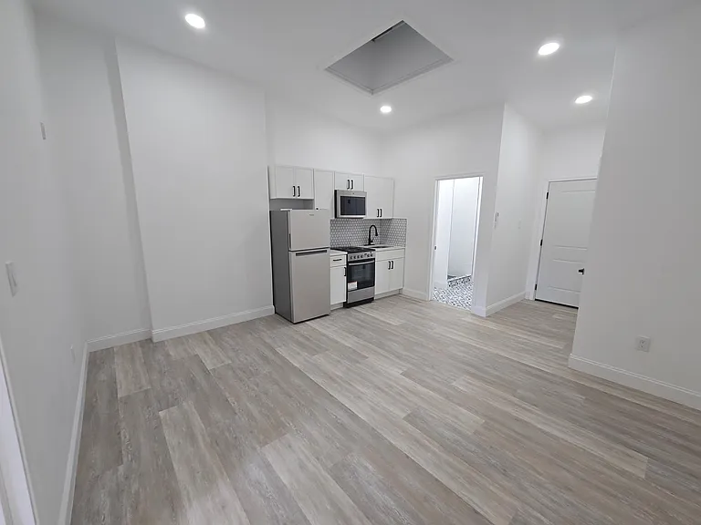 1521 Pine St #4F — Photo 2