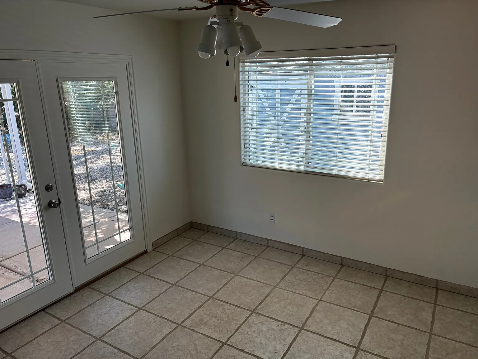 3 bed, 1326 sqft, $1,950 — Photo 3
