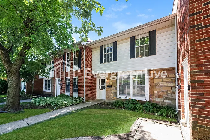 7539 Mount Hood Dr — Photo 2