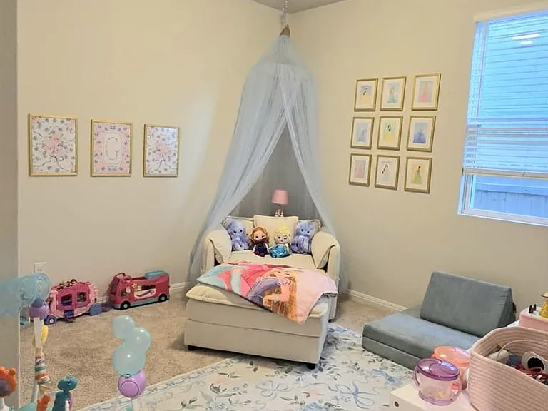 221 Travis Ln — Photo 17