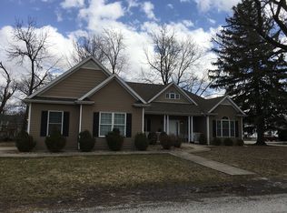 16 W King St, Sullivan, IL 61951