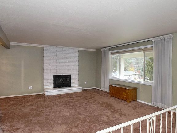 002_Living Room