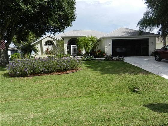 2nd image of 226 Rotonda Cir
