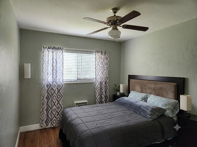1845 Pembroke Rd #13 — Photo 2
