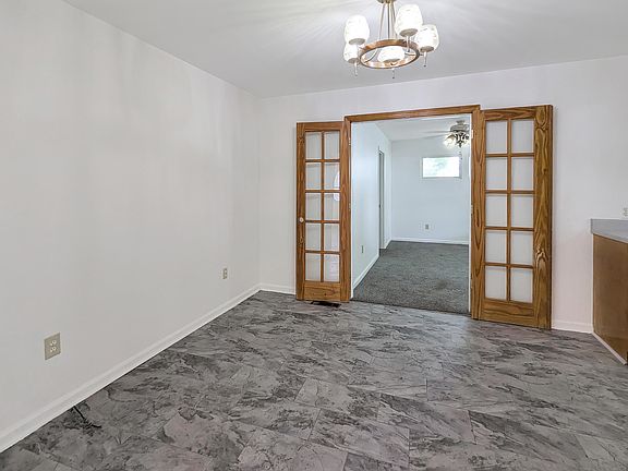 5th image of 202 Grandview Dr