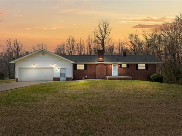 175 Countryside Ln, Linwood, NC 27299