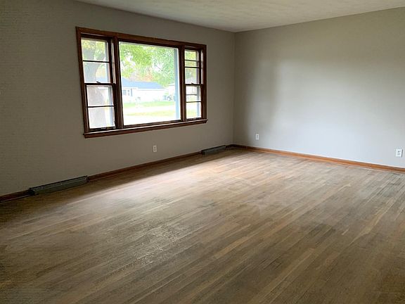 5th image of 205 Arcadia Dr
