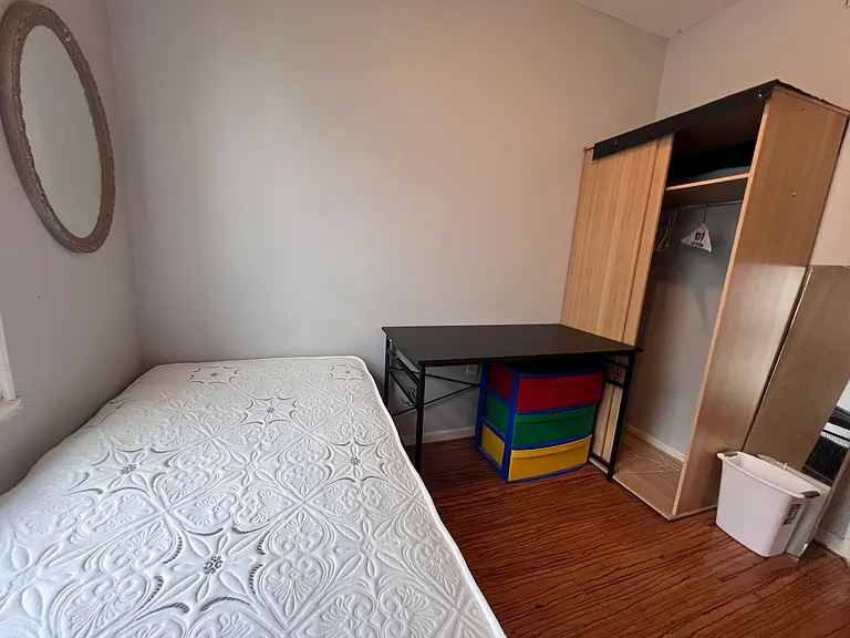 325 E University Pkwy #2-1 — Photo 3