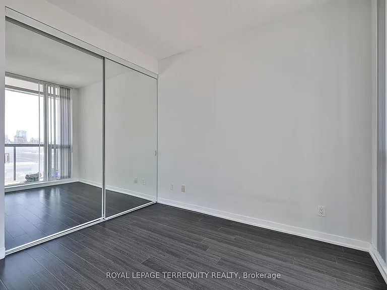 770 Bay St #2412 — Photo 20