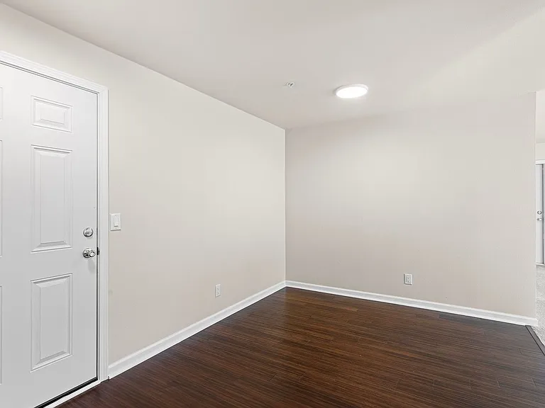 Park Place Apartments — Photo 6