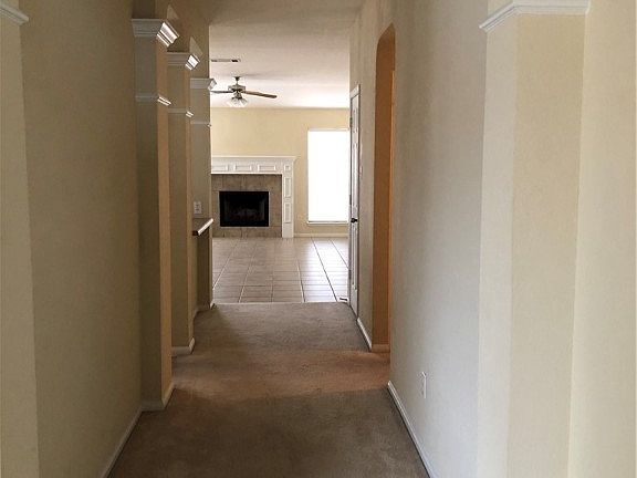 3rd image of 524 NE Pumpkin Dr